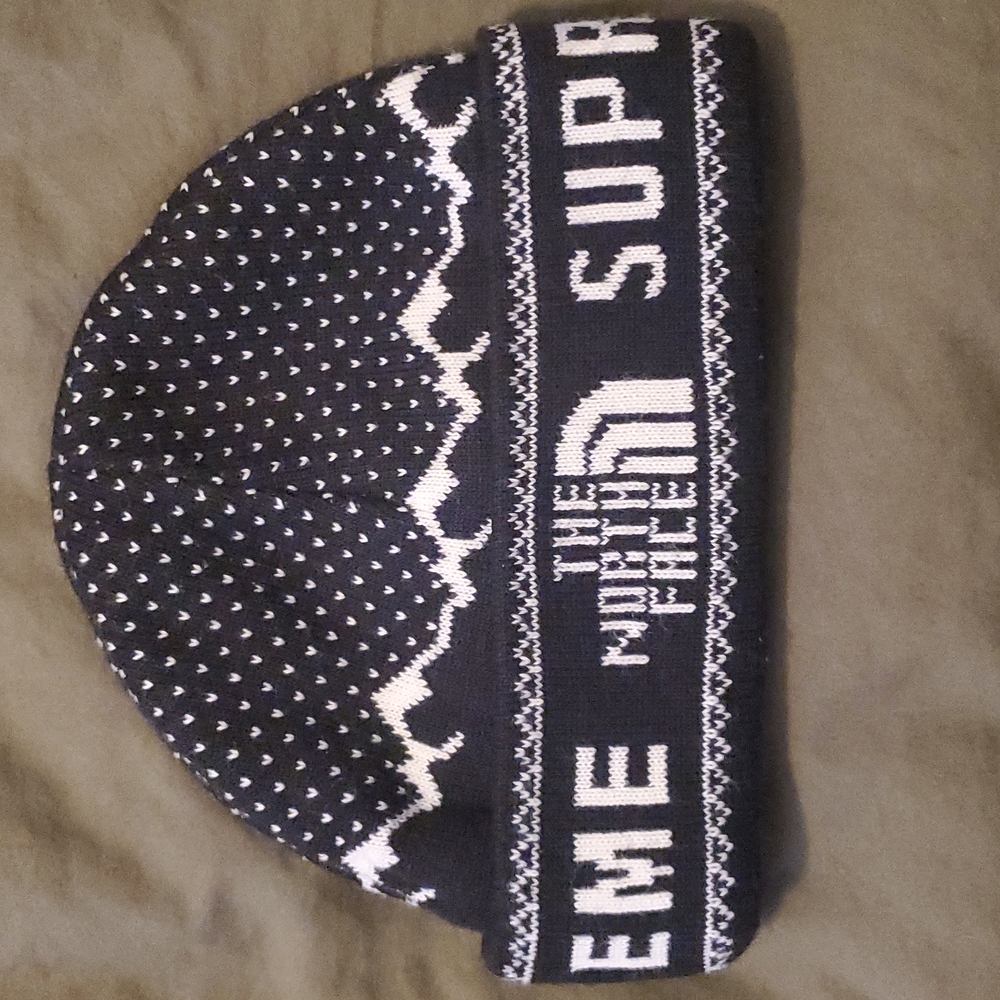 Supreme x The North Face Beanie